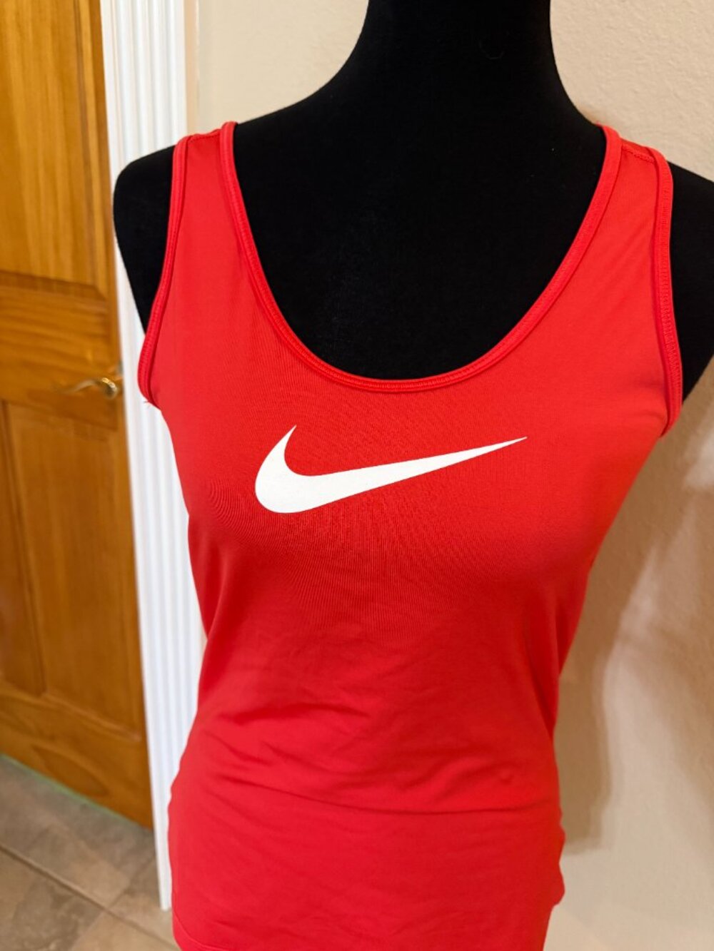Nike Pro Red Racerback Tank Top White Swoosh Graphic Size M - Picture 8 of 9